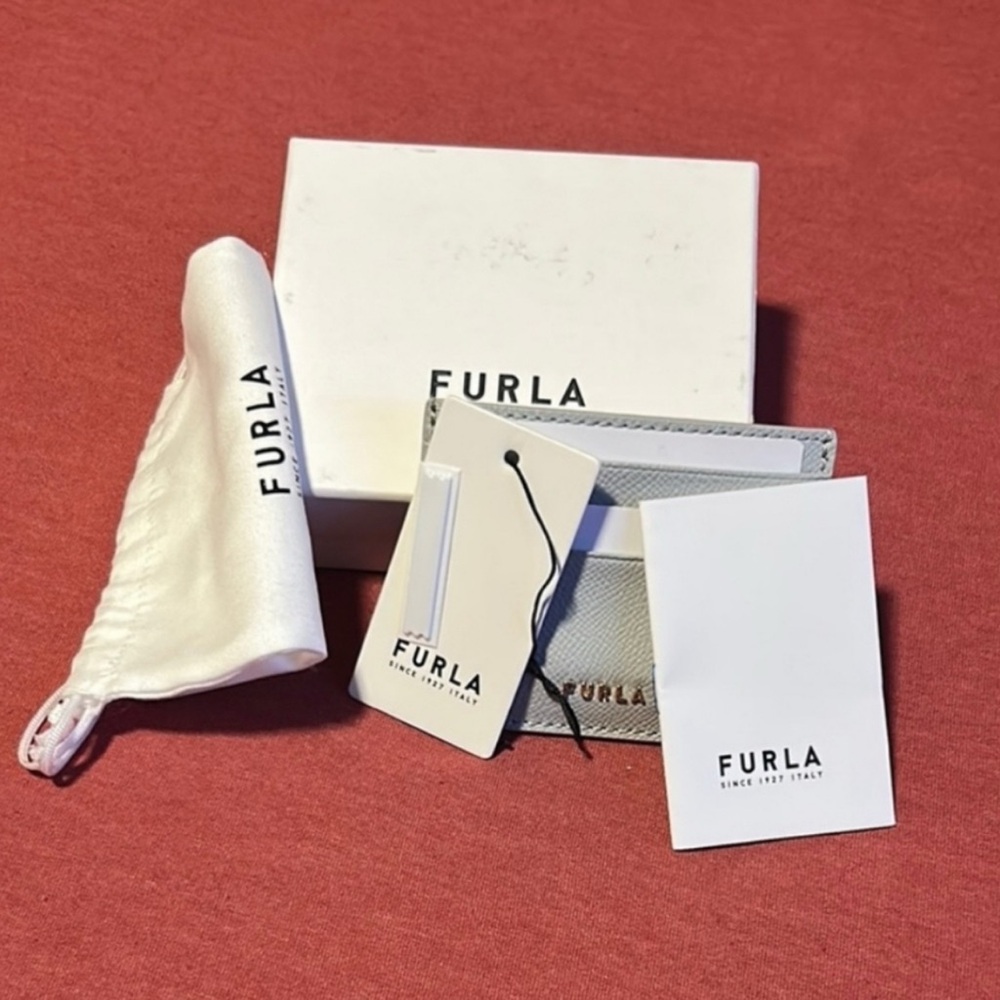 Furla Light Gray Card Holder NWT - Picture 4 of 4